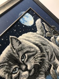 Оформление вышивки бисером Лунный кот